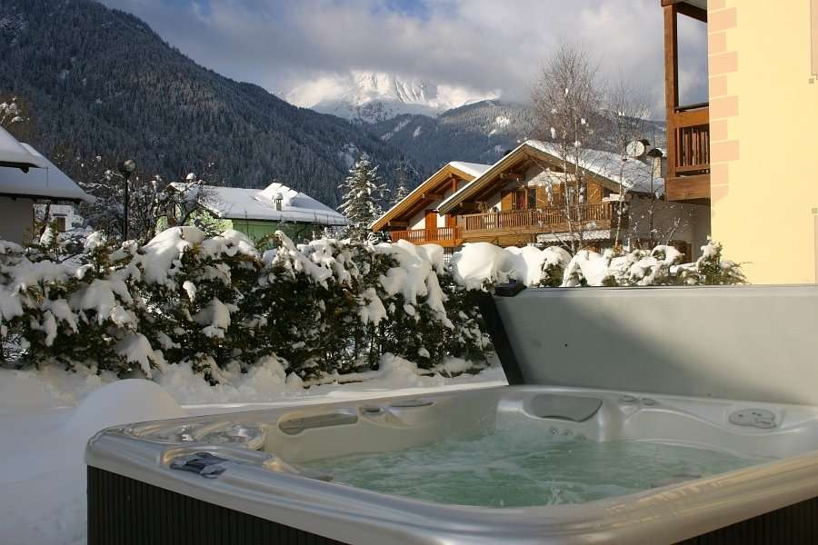 kristall outdoorjacuzzi1